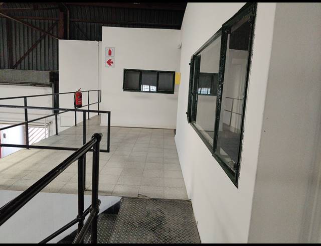 2,100M² WAREHOUSE TO LET IN CITY DEEP